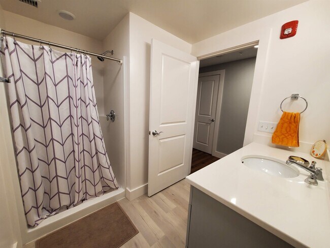 Building Photo - 195 Mechanic St