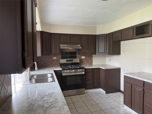 Building Photo - 11730 Rubenstein St