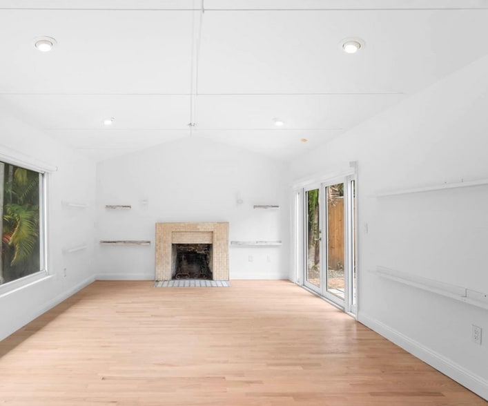 Building Photo - 3945 Loquat Ave