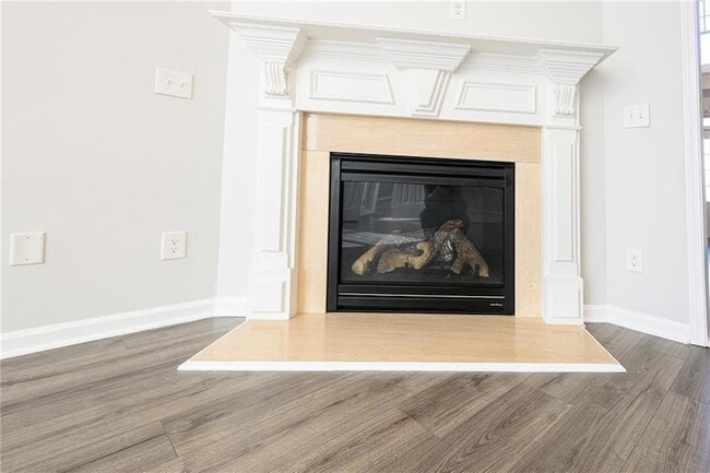 Building Photo - 5955 Weddington Dr