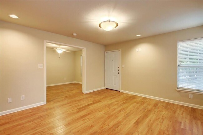 Building Photo - 7685 Northcross Dr
