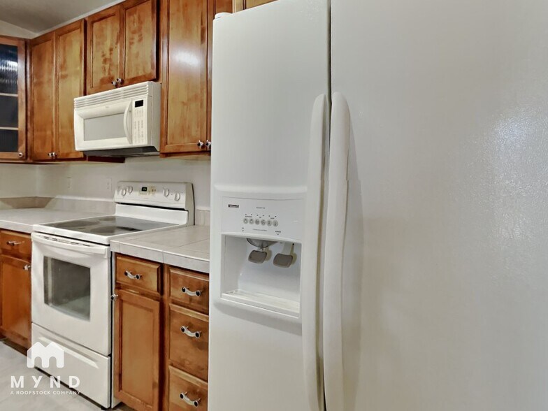 Building Photo - 3854 S Dayton Way