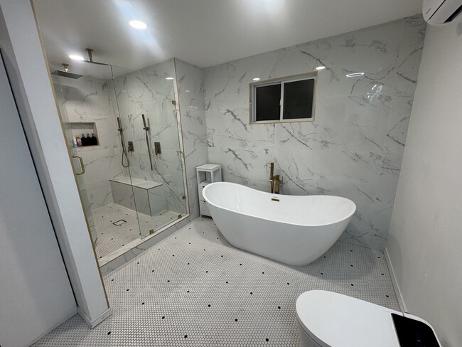 Building Photo - 6437 Dawn Dr