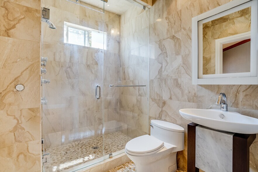 Bath + Steamroom - 4520 Fulton Ave
