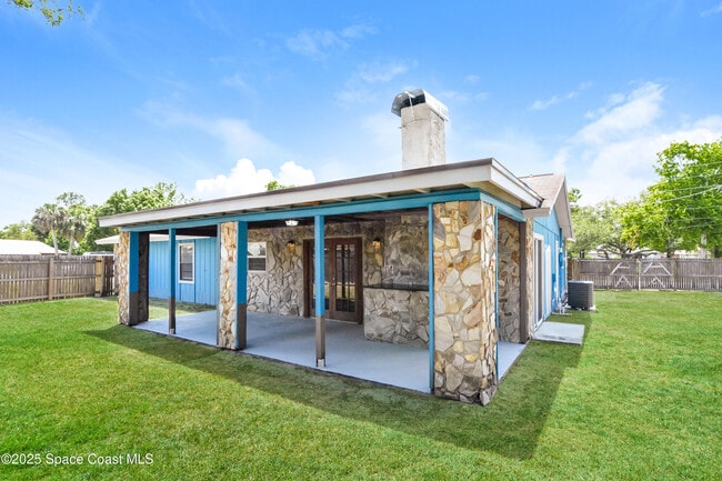 Building Photo - 7405 Calmoso Ave