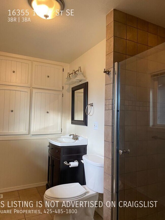 Building Photo - Unique 3 Bedroom Home with Daylight Baseme...