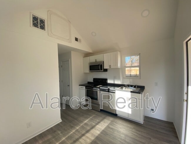 Building Photo - 1515 Kimberly Rd