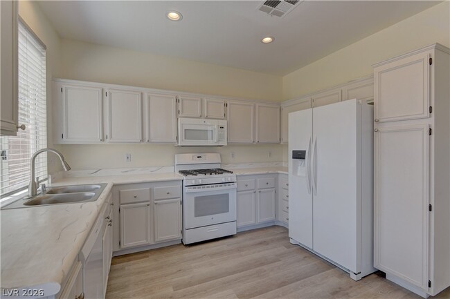 Building Photo - 10009 Cambridge Blue Ave