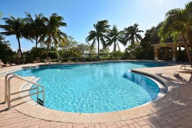 Building Photo - 1000 Scotia Dr