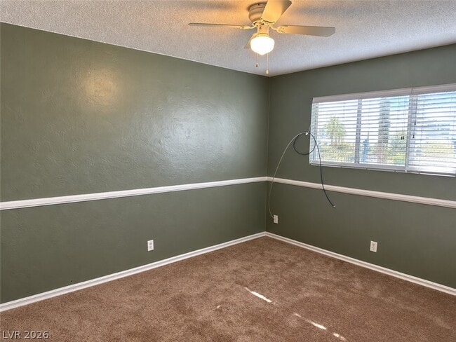 Building Photo - 504 Falcon Ln