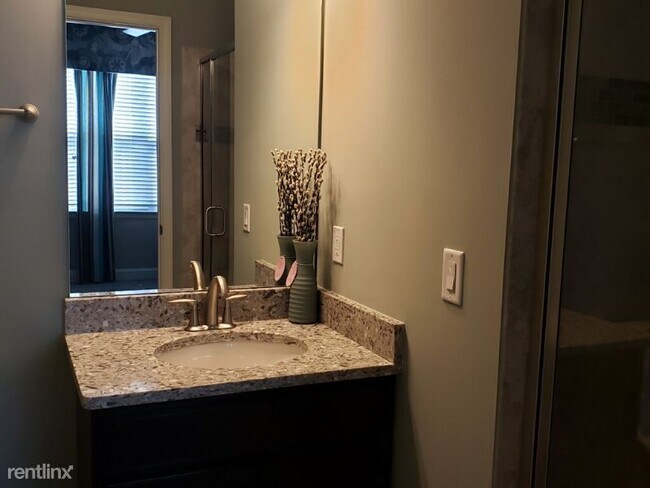 Building Photo - 1 br, 1 bath Townhome - 2402 Pysno Court