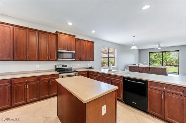 Building Photo - 12154 Country Day Cir