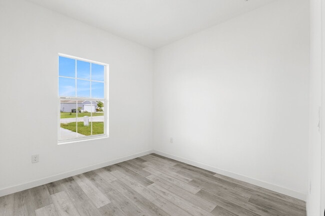 Building Photo - Stylish & Spacious 3 Bedroom Home in Prime Location!