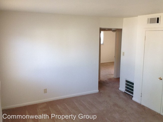 Building Photo - 2 br, 1 bath Apartment - 8 Pollux Circle East