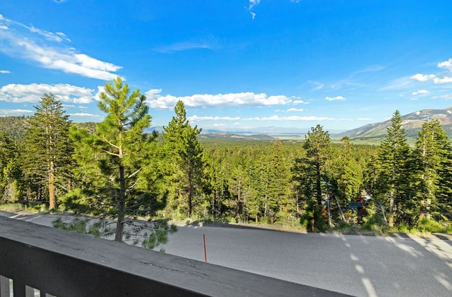 Building Photo - Fully Furnished 2 Bed / 2 Bath Corner Unit...