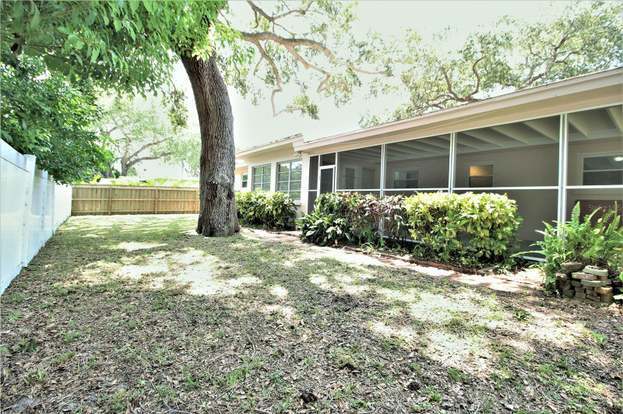 Building Photo - 1001 Brookside Dr