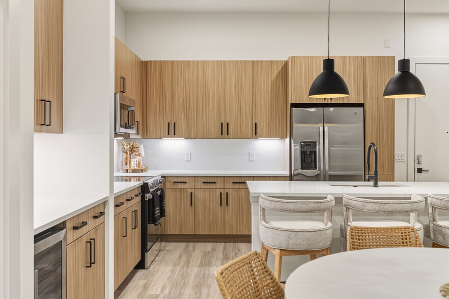 Building Photo - The Vixen