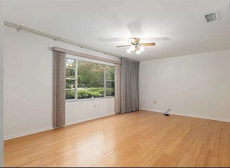 Building Photo - 4510 NW 31st Ave