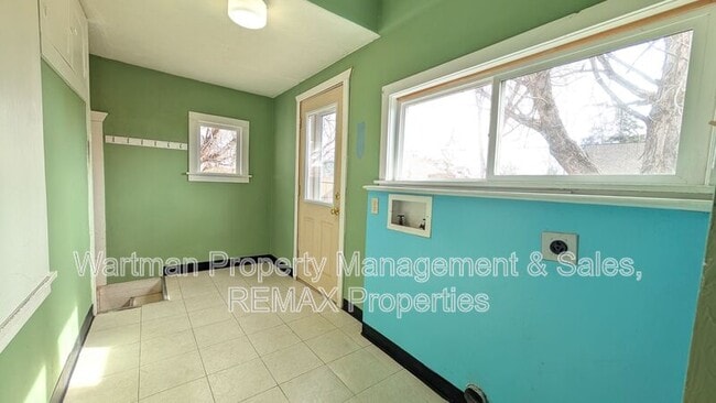 Building Photo - 2102 W Kiowa St