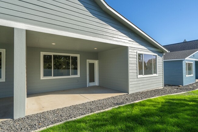 Building Photo - 4255 &amp; 4257