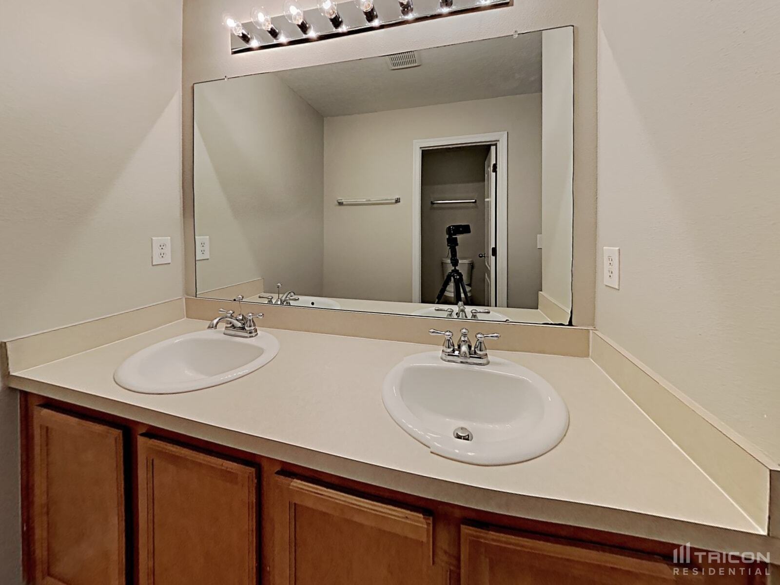 Building Photo - 3017 Azalea Blossom Dr