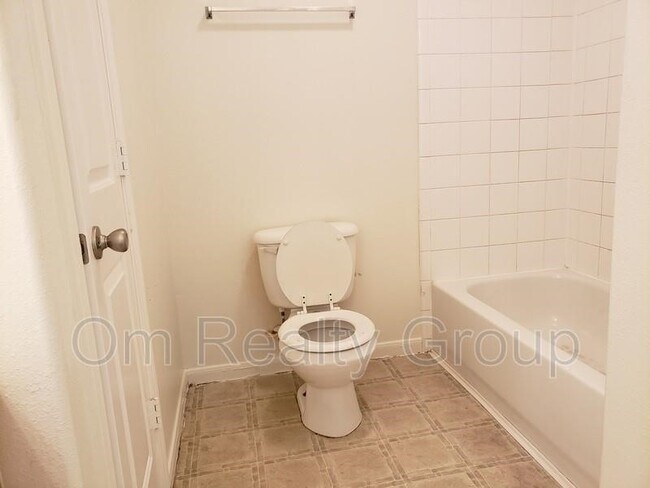 Building Photo - 6655 Stonefort Ct