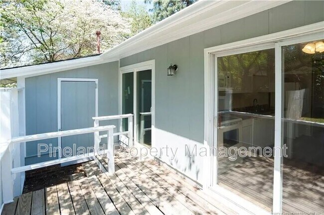 Building Photo - 2012 Lakemeadow Dr