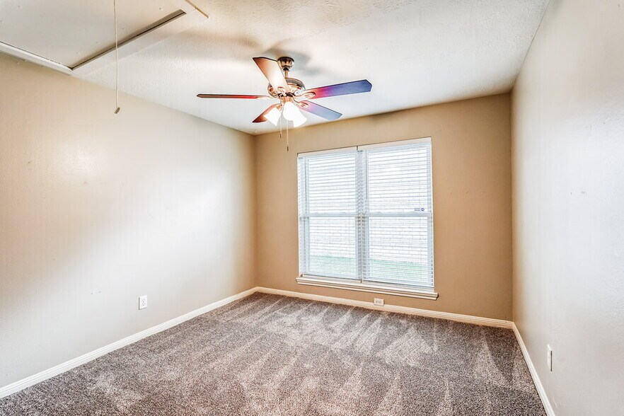 Building Photo - 8506 Deer Meadow Dr