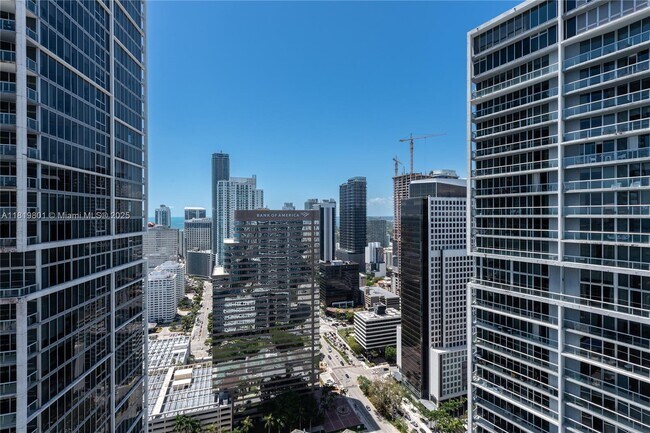 Building Photo - 475 Brickell Ave
