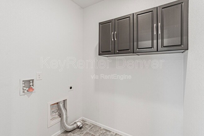 Building Photo - 6037 N Halifax Ct