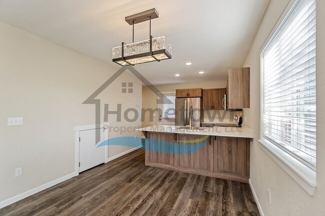 Building Photo - 2 Bedroom 2 Bath Home with Attached Garage...