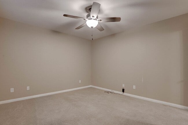 Building Photo - 10931 Sardinia Sands Dr