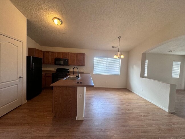 Building Photo - 3 bed 2 bath home in Los Lunas  MOVE IN SPECIAL!