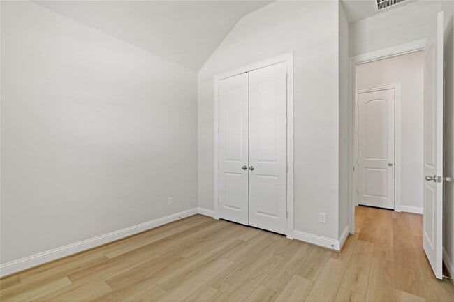Building Photo - 2131 Villa Flora Ln