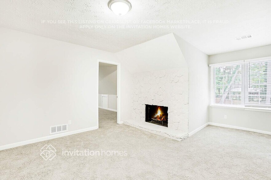 Building Photo - 584 Rock Shadow Ct