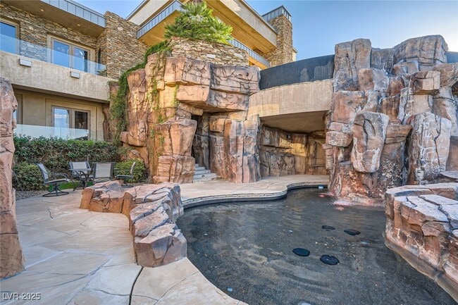 Building Photo - 5 Promontory Pointe Ln