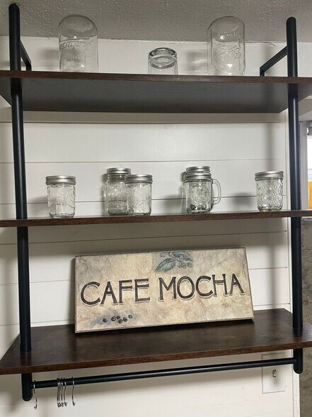 Building Photo - 1821 6th Ave