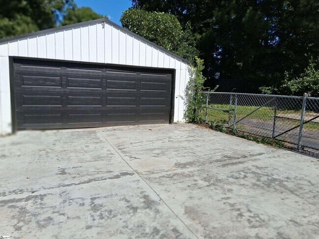 Building Photo - 506 Pinckney St