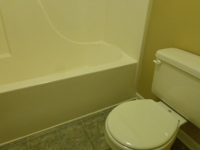 Building Photo - 1110 California Dr