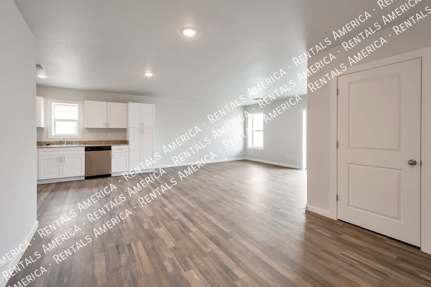 Building Photo - 8013 Namaka Dr