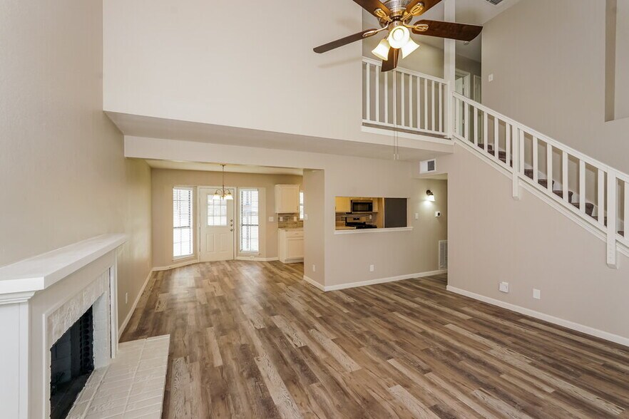 Building Photo - 232 Sunset Dr