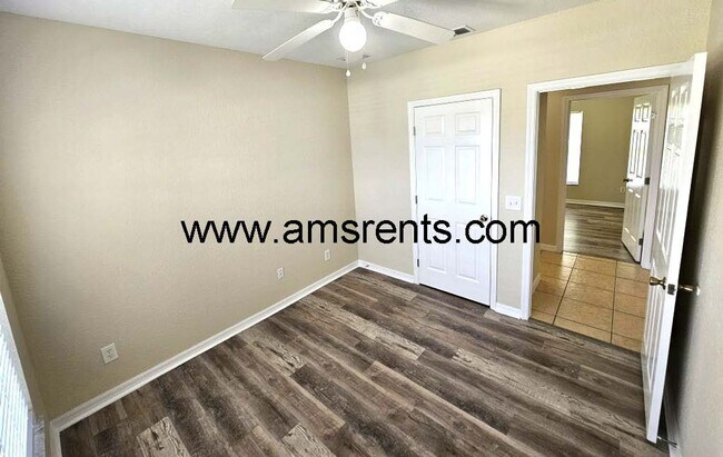 Building Photo - 505 Mallard Ct