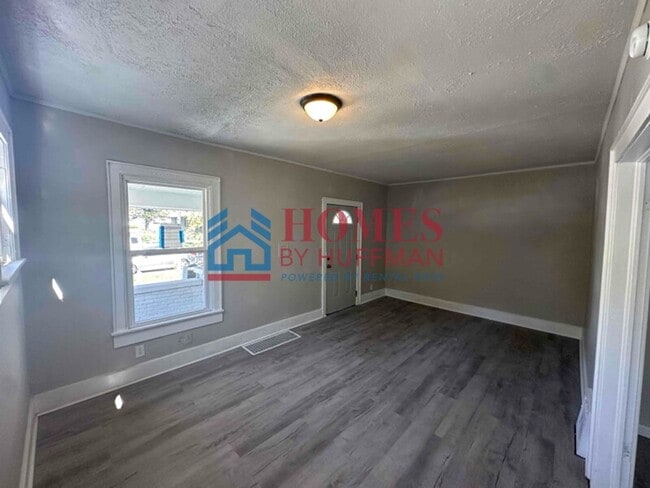Building Photo - Two Bedroom House | Move in Ready | Deposit Special