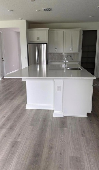 Building Photo - 15075 Tea Tree Dr