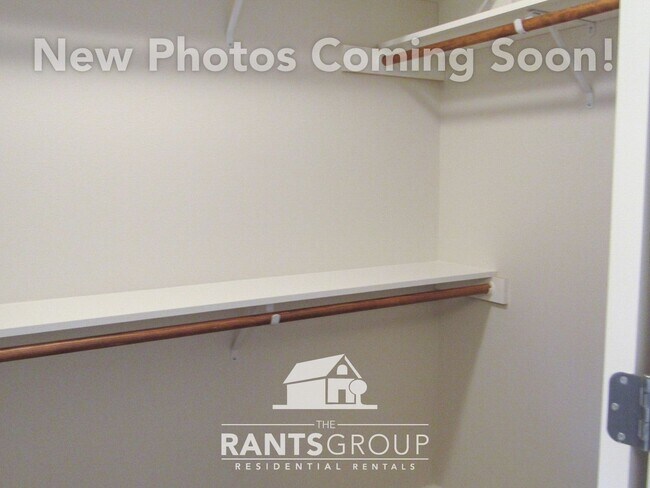 Building Photo - Fantastic Neighborhood! Easy Commute to JBLM!