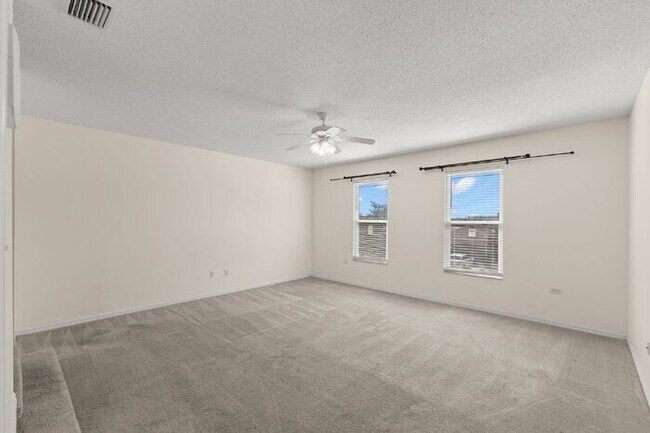 Building Photo - "Spacious 4-Bedroom Gem with 2.5 Baths in ...