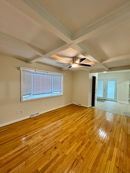 Building Photo - 620 Kirkwood Ave