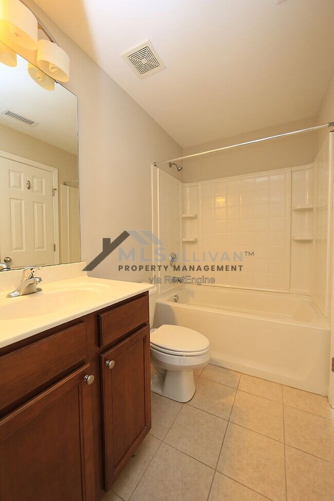 Building Photo - 1112 Garden Square Ln