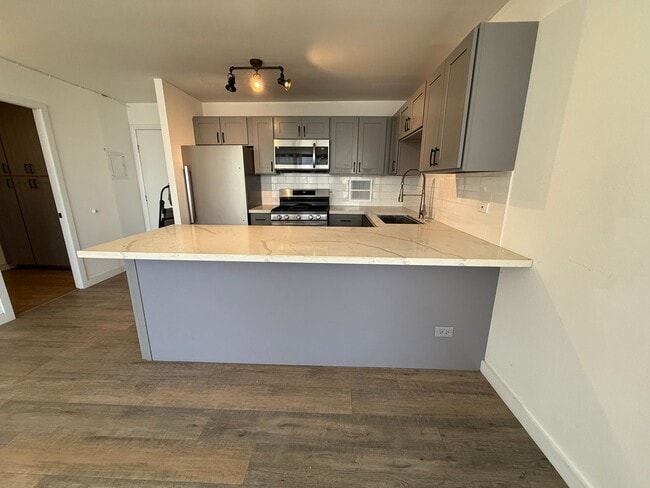 Primary Photo - OCEAN View Unfurnished 1 bed/1 bath in Puu...