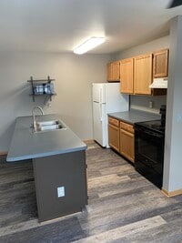 Building Photo - Iowa Ave